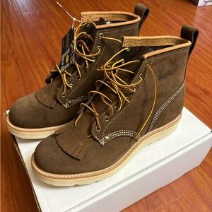 Dayton boot Size 9 -1/2 3E made in canada